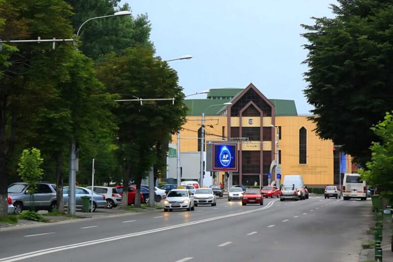 Aula Universității Transilvania, la câțiva pași de căminul HighFlyer Central