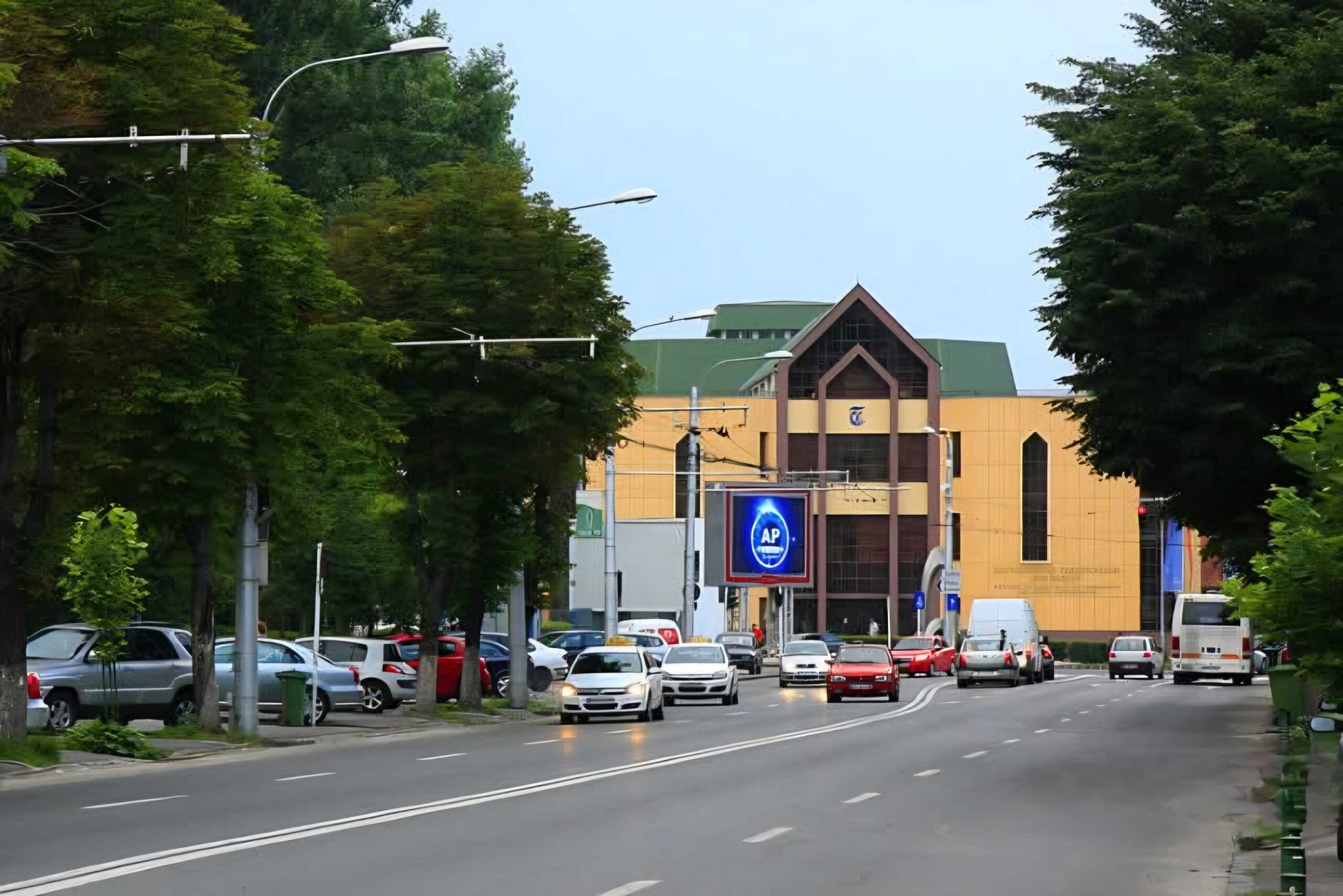 Aula Universității Transilvania Brașov — la câțiva pași de HighFlyer Central